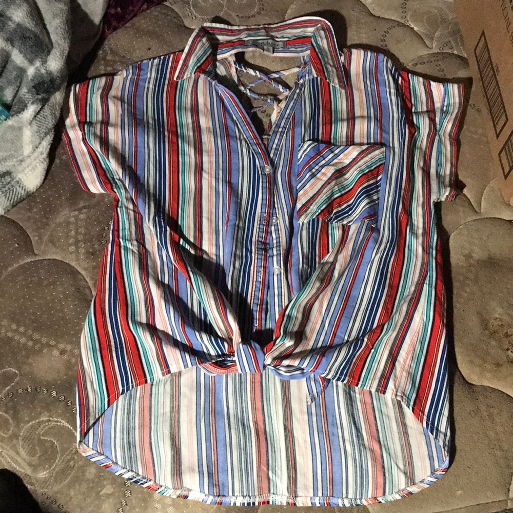 This is a flannel with a bottom tie knot and the bank with lace up at the top
